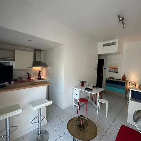 La Rochelle Sur L'eau - Studio Apartment
